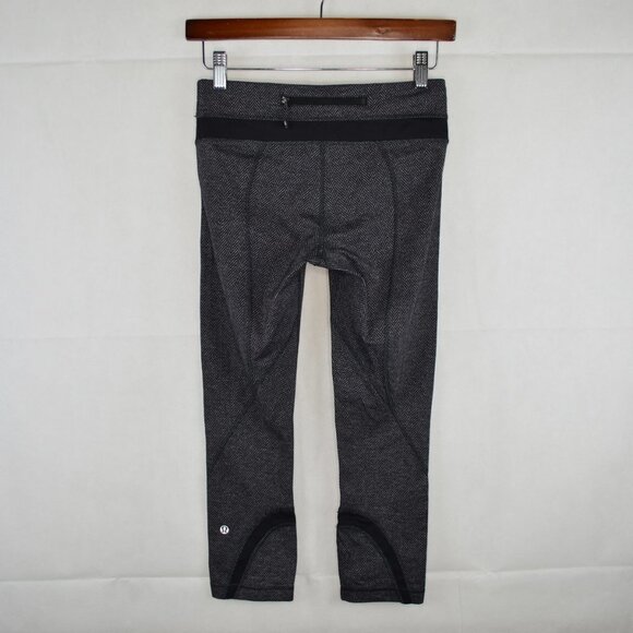 lululemon Run: Inspire Crop II *All Luxtreme Size 4 in Giant Herringbone - Picture 2 of 4